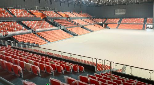 場館座椅的“骨骼”之謎：吹塑 vs 注塑，為何征途座椅選擇氣輔注塑？?